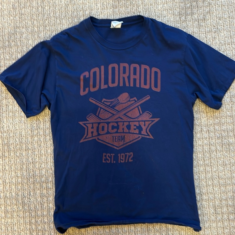 Colorado Avalanche Tshirt - Blue & Red